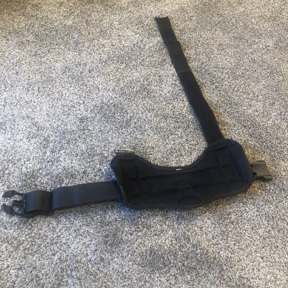 New Pecute Dog Training Harness Vest Size Large Adjustable No Choking, no Pull.